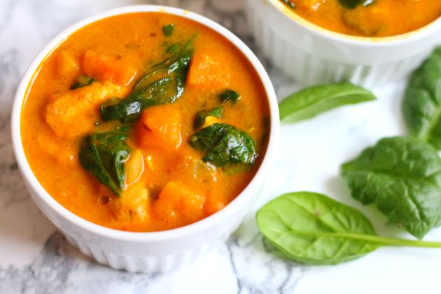 Curry z kurczakiem, dynią i szpinakiem Curry z kurczakiem, dynią i szpinakiem