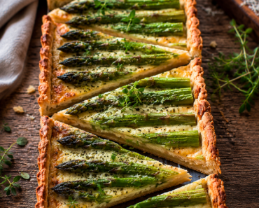Tarta ze szparagami w Thermomixie – chrupiący spód i kremowe wnętrze